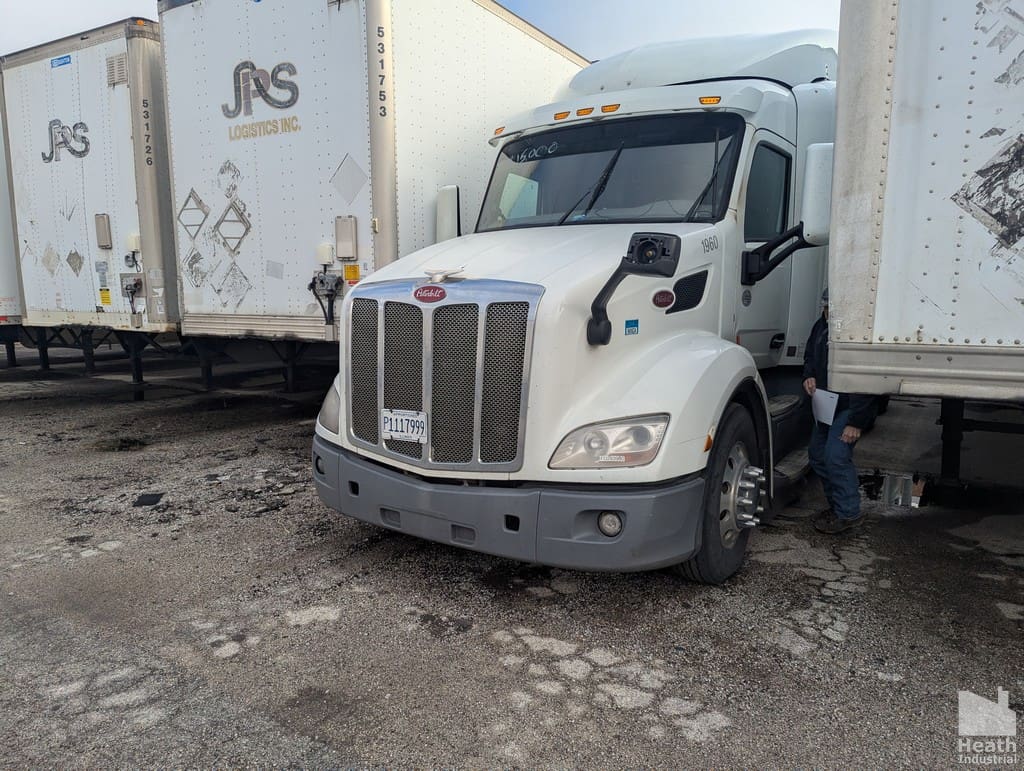 2015 Peterbilt Model 579 Sleeper Truck Tractor